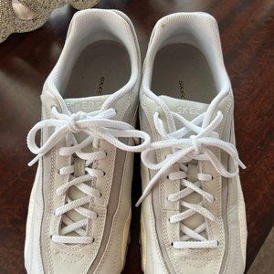 Ladies Sketchers Tennis Shoes